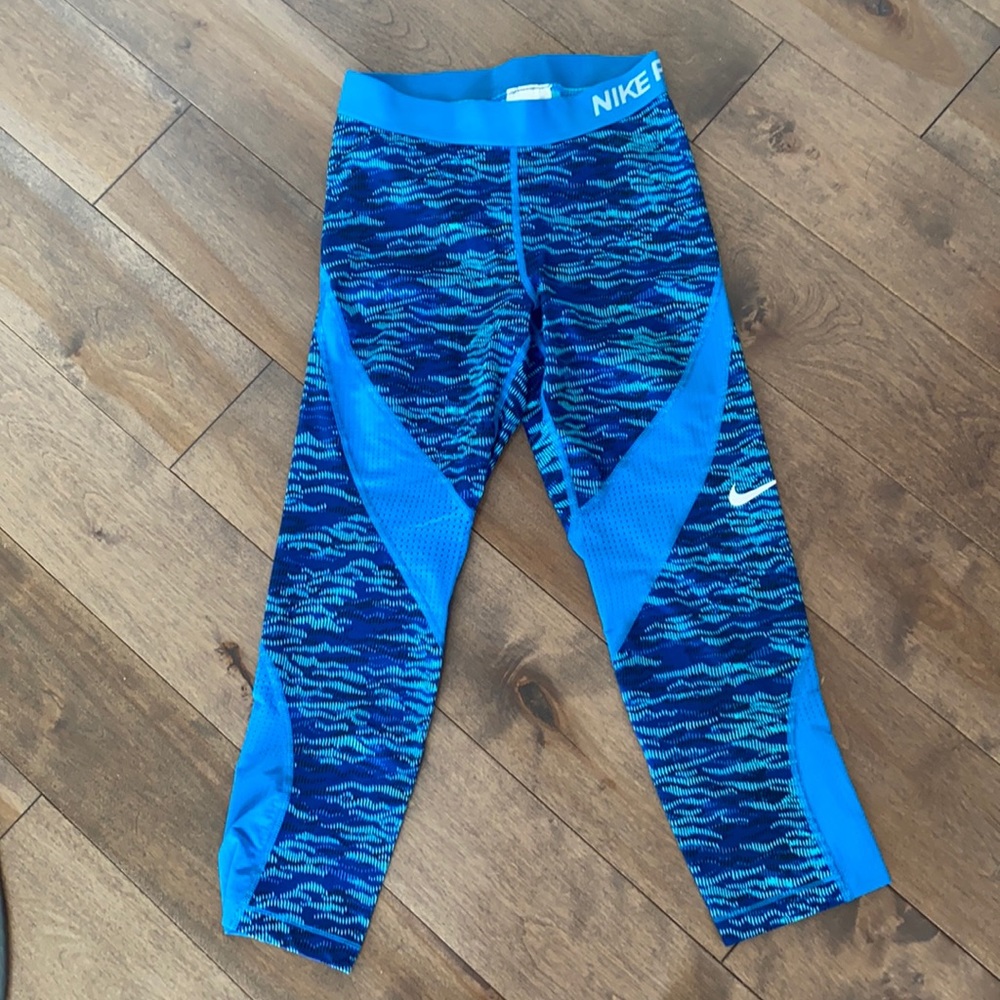 S Nike pro athletic leggings